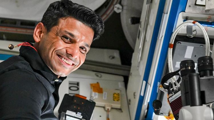 ISS: 'अंतरिक्ष से भारत आज भी सारे जहां से अच्छा दिखता है', वापसी से पहले शुभांशु ने दोहराए राकेश शर्मा के शब्द ISS: 'अंतरिक्ष से भारत आज भी सारे जहां से अच्छा दिखता है', वापसी से पहले शुभांशु ने दोहराए राकेश शर्मा के शब्द