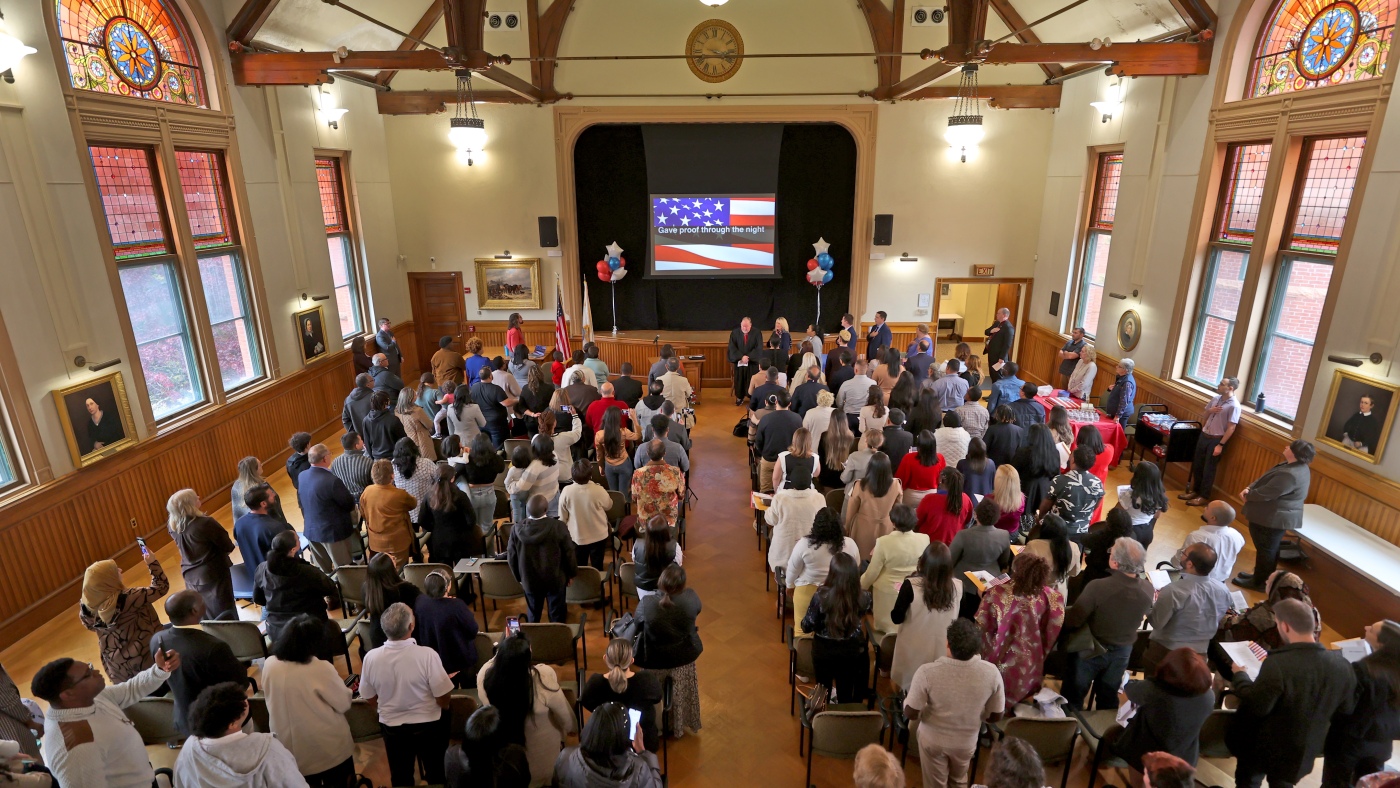 Trump’s welcome to new citizens isn’t like ones from past presidents : NPR